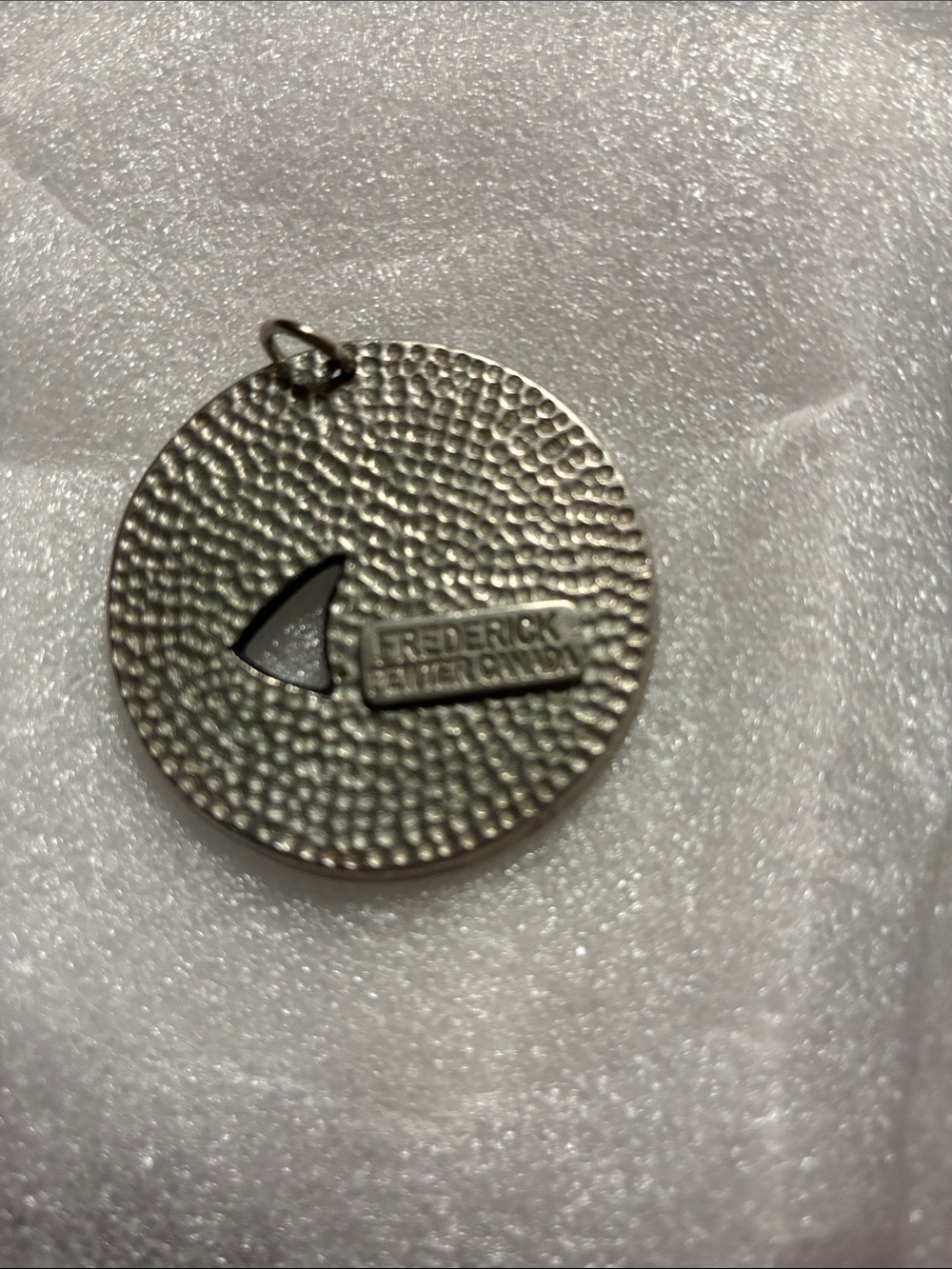 Frederick Pewter Canada Vintage Pendant Raven - Picture 2 of 4